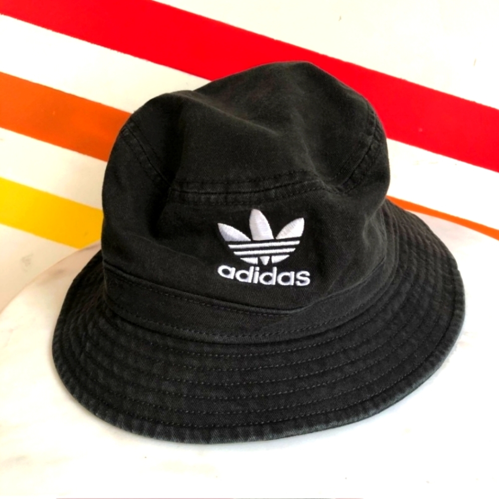 NEW Adidas bucket hat